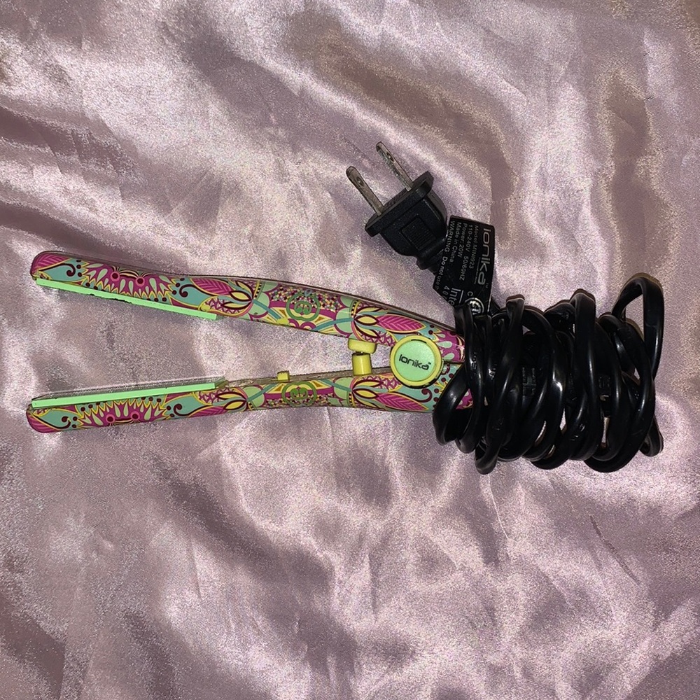 Ionika Mini Hair Straightener!